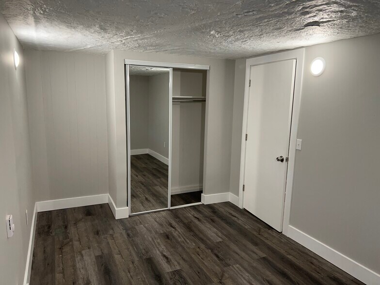 Basement Bedroom - 3295 Trumbull Ave