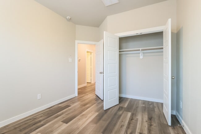 Building Photo - 381 N Centro Cir