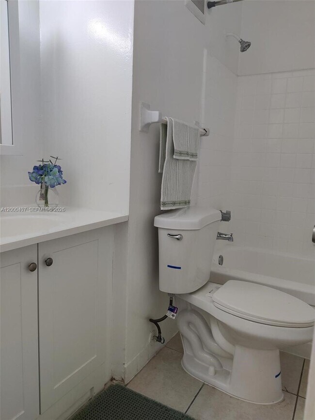 Building Photo - 5930 NE 18th Ave