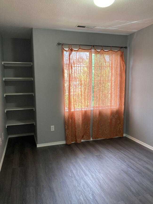 Building Photo - $500.00  OFF  1ST  FULL  MONTH'S  RENT   C...