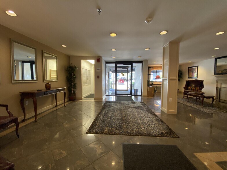 Building Photo - 28 9th St