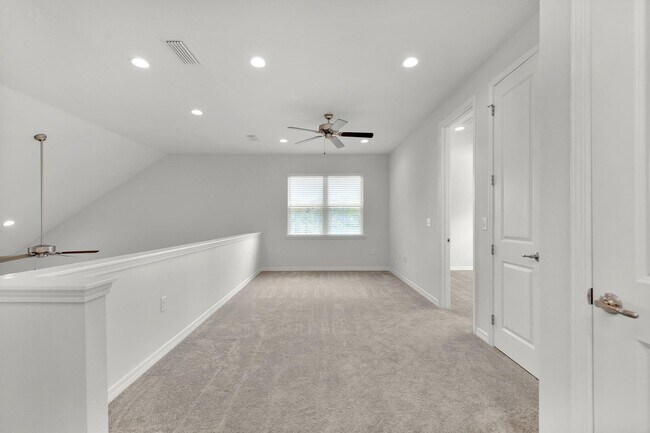 Building Photo - 303 Key Lime Pl