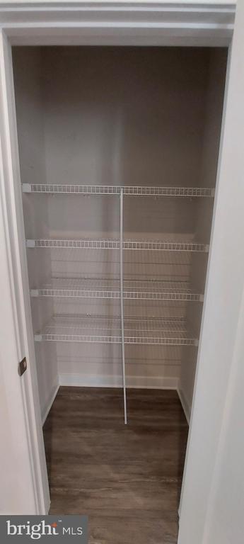 Building Photo - 5970 Fallfish Ct