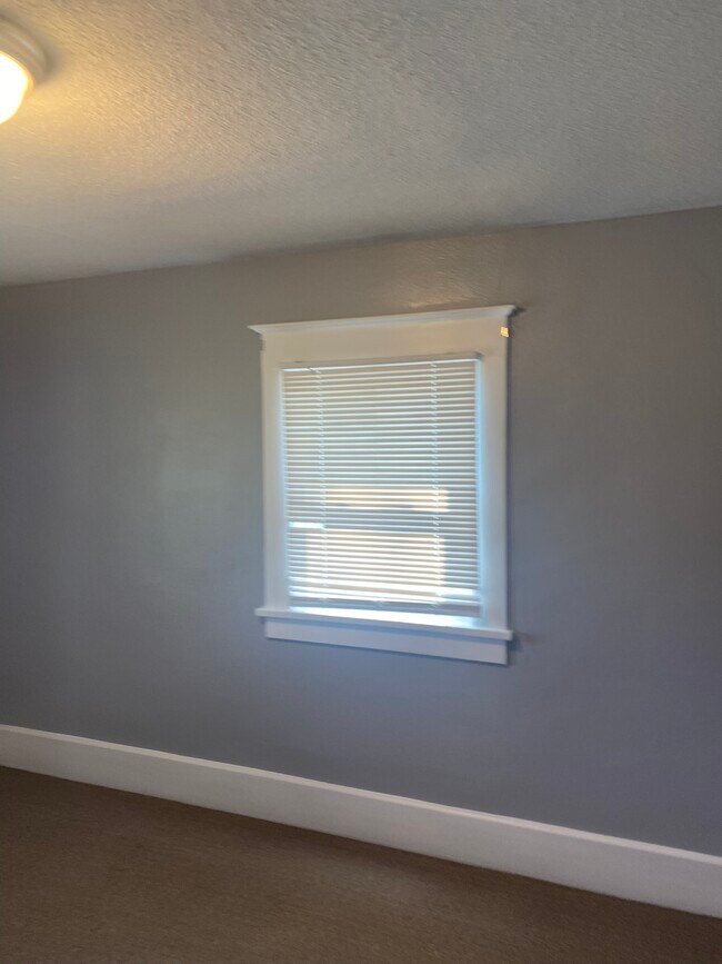 Building Photo - 11790 23 Mile Rd