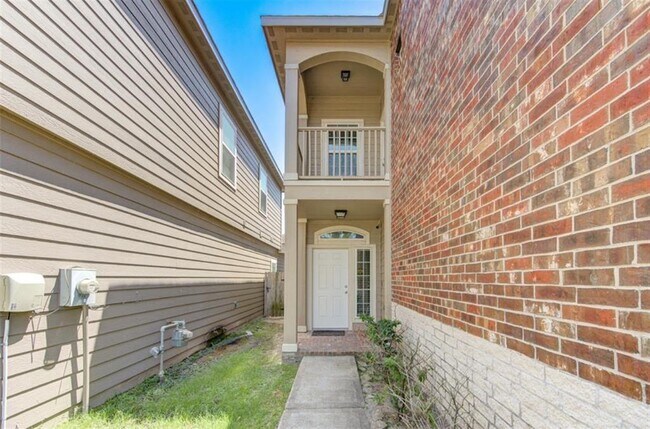 Building Photo - 18227 Amalfi Coast Dr