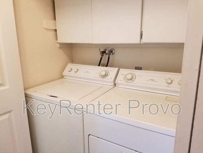 Building Photo - 1686 Hickory Ln