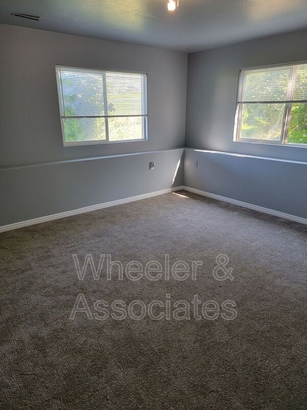 Building Photo - 1106 E 2625 N