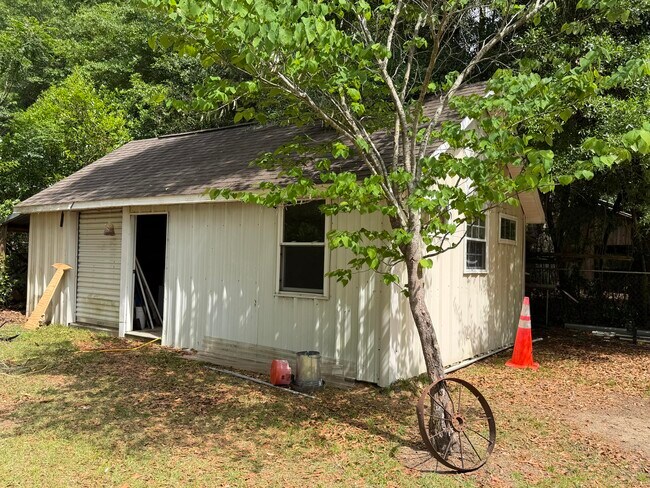 Building Photo - 532 Middleton Dr