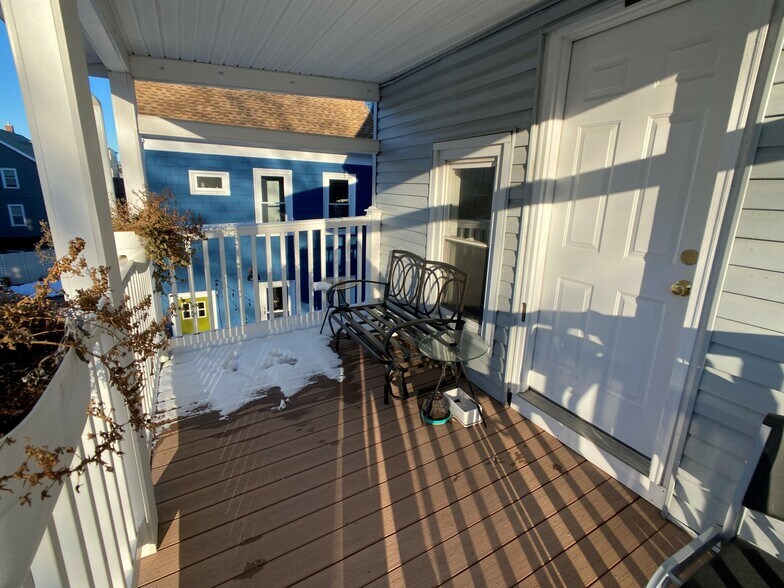 Building Photo - 15 Sargent Ave