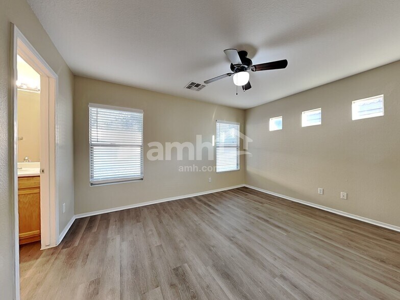 Building Photo - 2605 S Devonna Ln