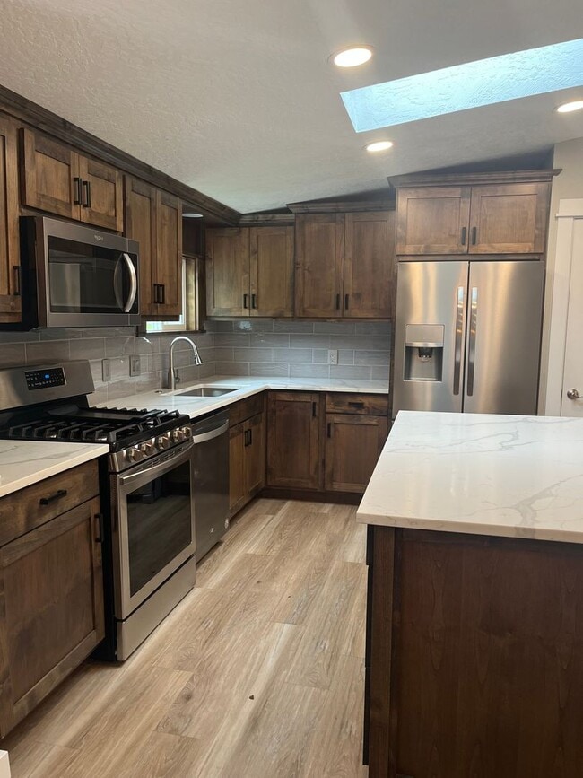 Building Photo - 1625 River Loop 1