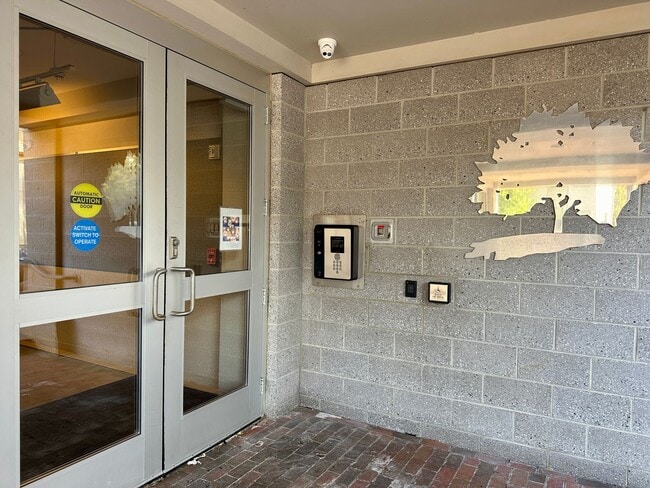 Building Photo - Penthouse Condo in Downtown Portland Peninsula