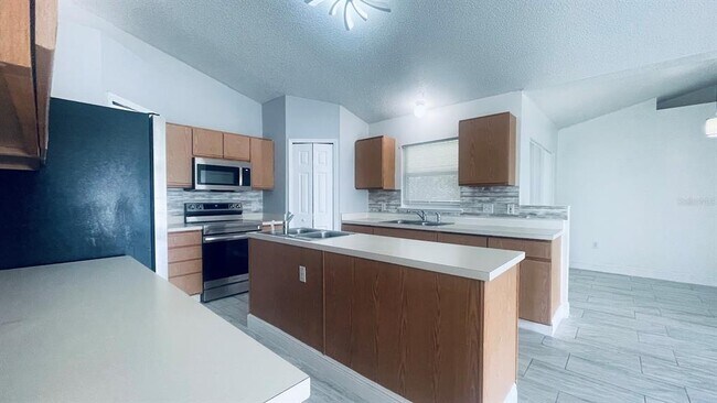 Building Photo - 729 Del Rio Way