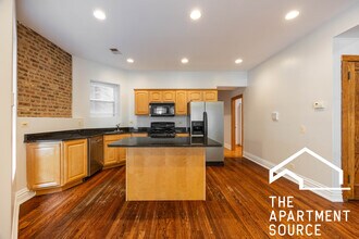 Building Photo - 1010 N Kedzie Ave