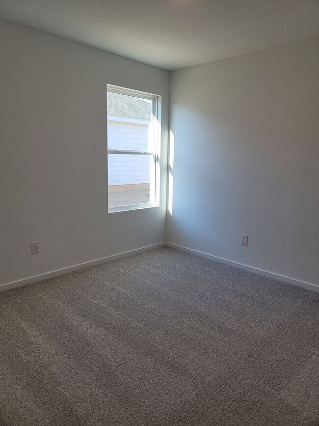 Building Photo - Brand new home on a corner lot!