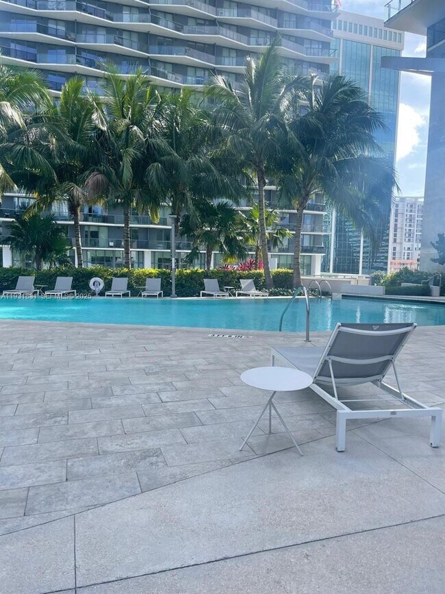 Building Photo - 88 SW 7th St