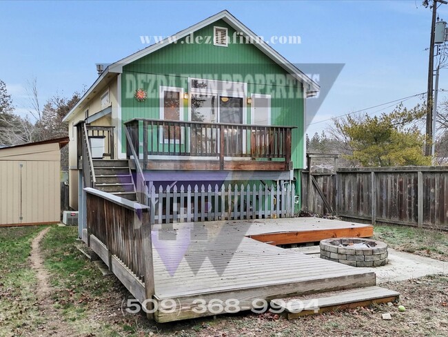 Building Photo - West Hills 3 Bed 3 Bath Prime Location Ava...