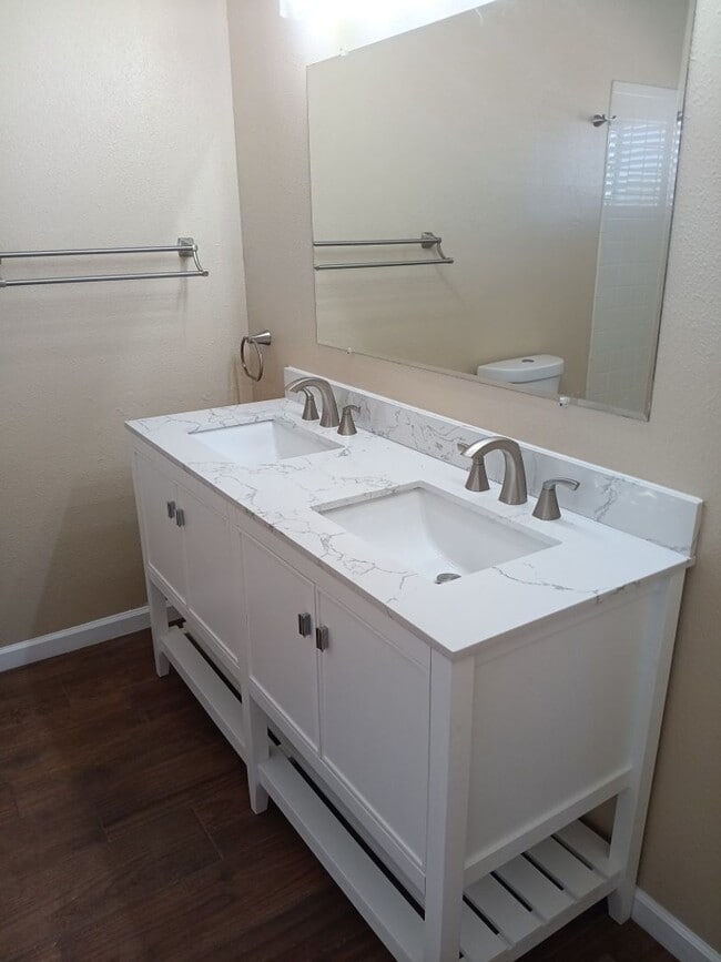 Building Photo - Available Now! 3 Bedroom 2 Bathroom Located in SW ABQ!! Showings Available! Price drop!