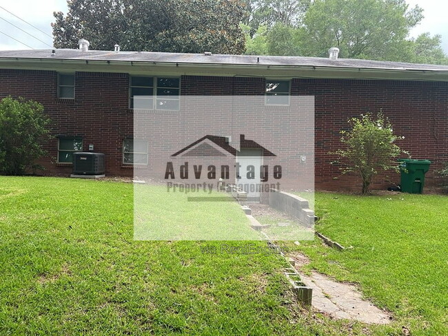 Building Photo - 1618 Patricia Dr