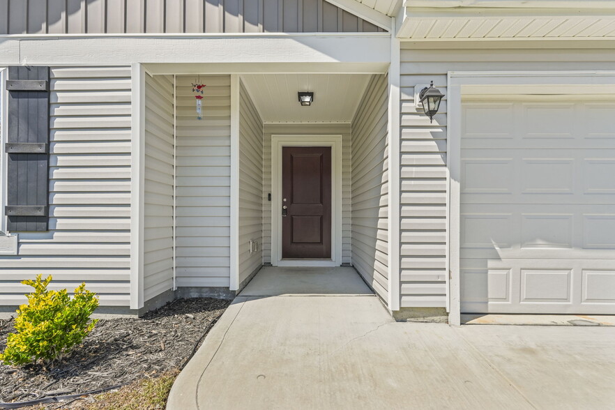 Building Photo - 1789 Sapphire Dr