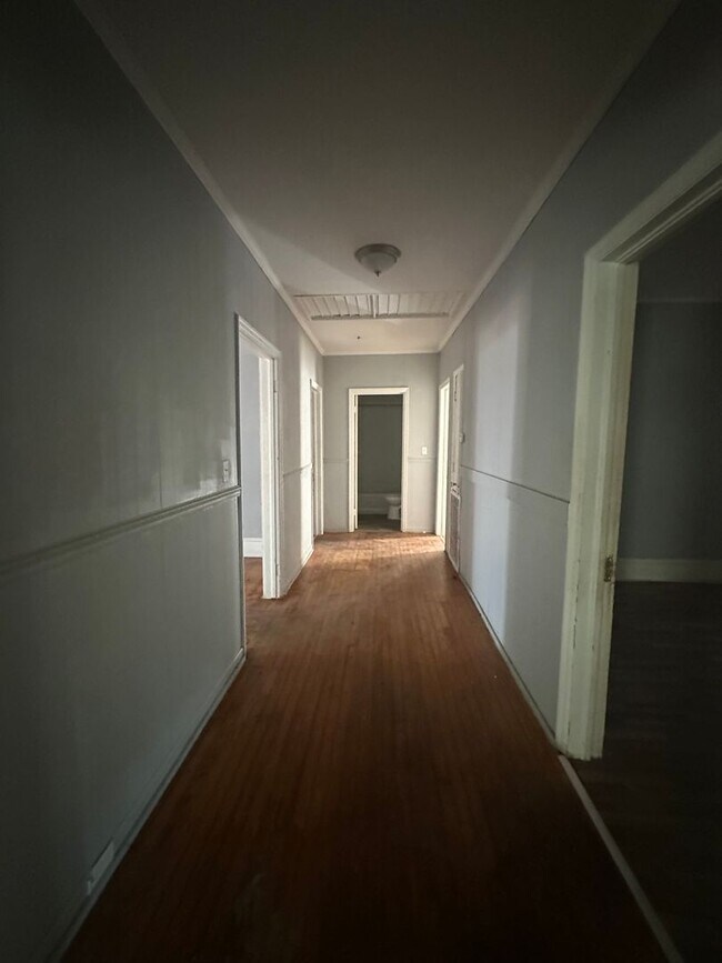 Building Photo - Huge 3 bedroom 2 bath private on a corner lot