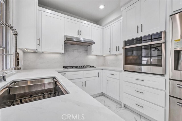 Building Photo - 309 N Almont Dr