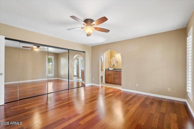 Building Photo - 5345 E Crocus Dr
