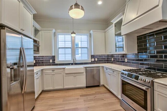 Building Photo - Stunning Midtown Tallahassee Home In Braem...