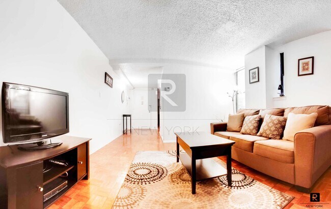 Building Photo - 150 W 51st St