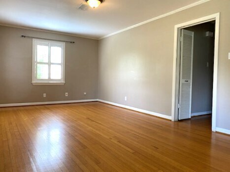Building Photo - 5537 Lincrest Ln