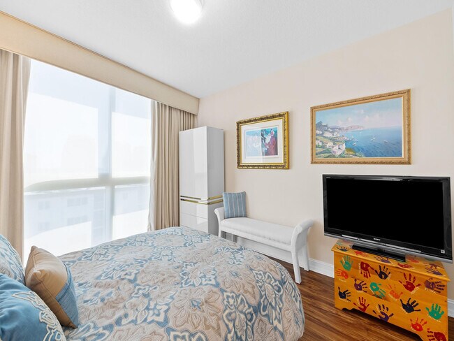 Building Photo - 715 Bayshore Dr