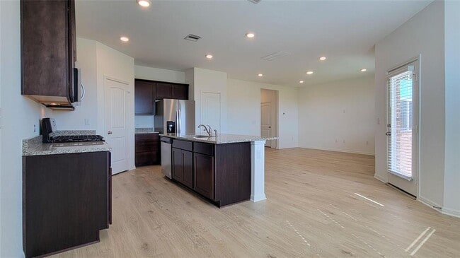 Building Photo - 325 Brody Ln