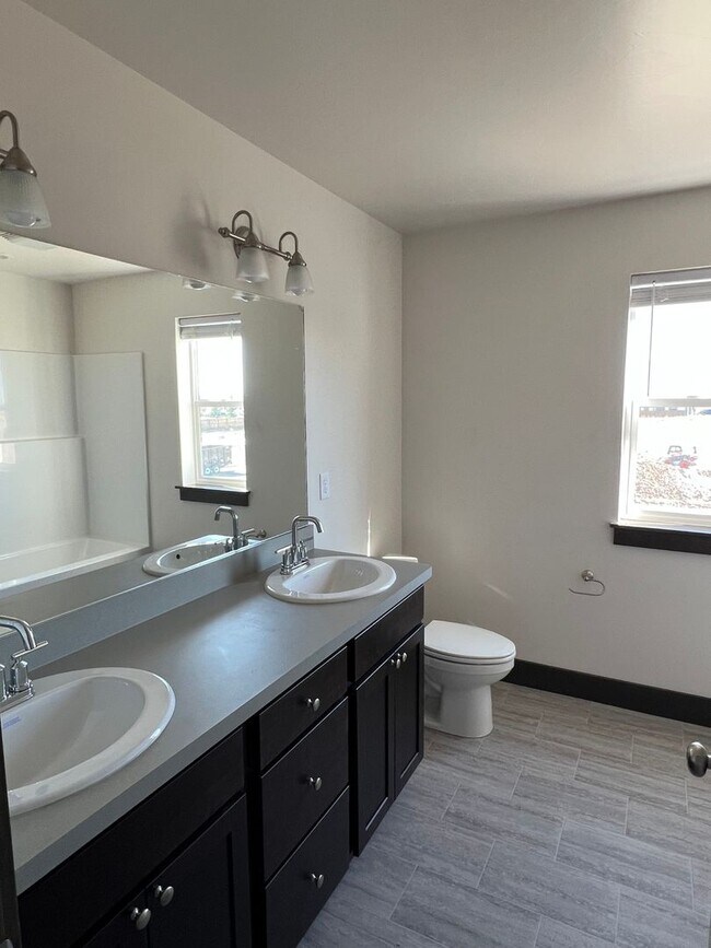Building Photo - 2021 Windjammer Wy