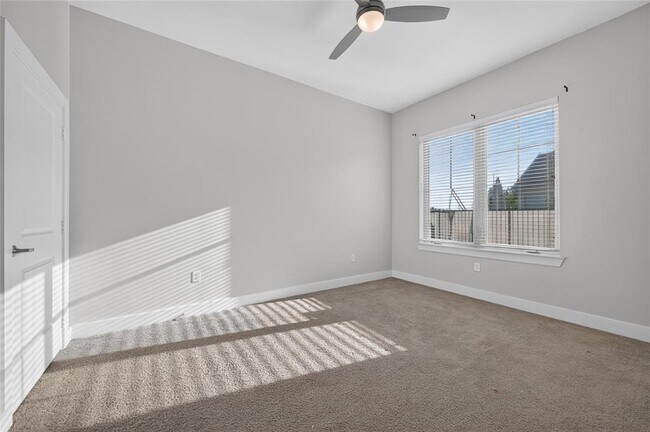Building Photo - 2400 Louis Henna Blvd