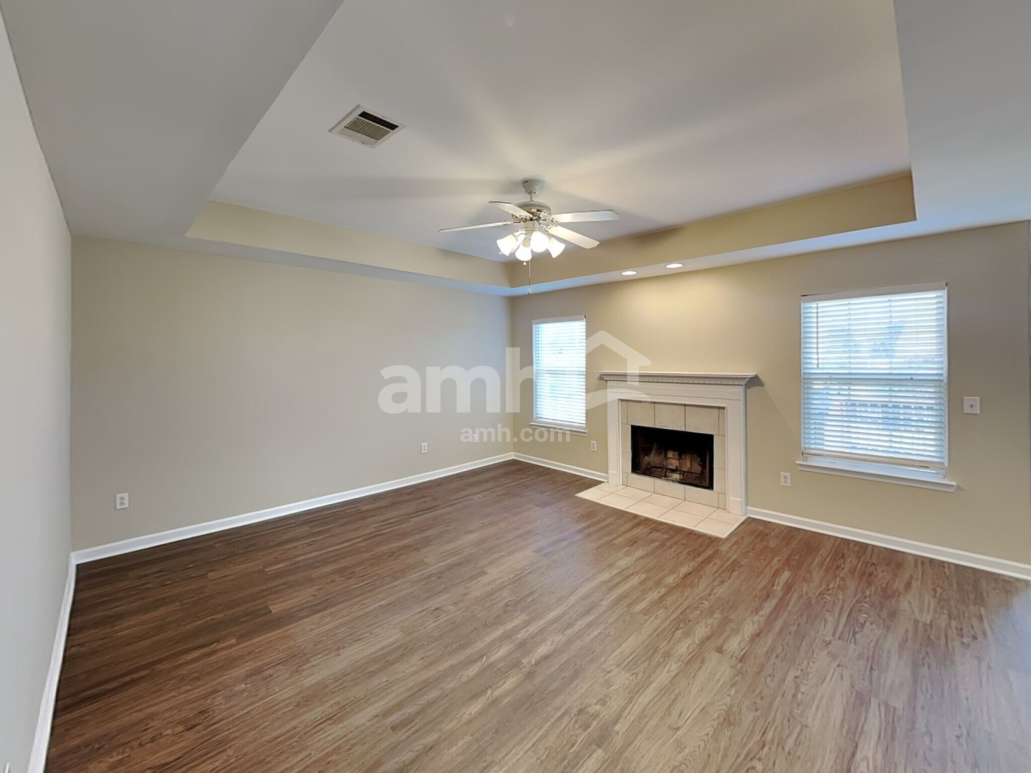 Building Photo - 1308 Chapman Ct