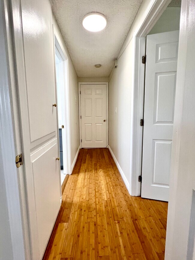 Building Photo - 1218 Amethyst St