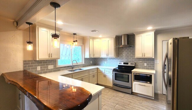 Building Photo - 621 NW 54th St
