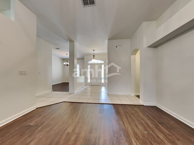 Building Photo - 8629 Derry Dr