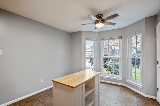 Building Photo - 2923 Goldspring Ln