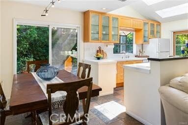 Building Photo - 5655 Katherine Ave