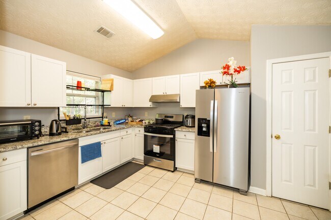 Building Photo - 599 Rivulett Ct