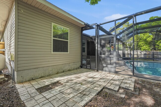 Building Photo - 1705 19th St