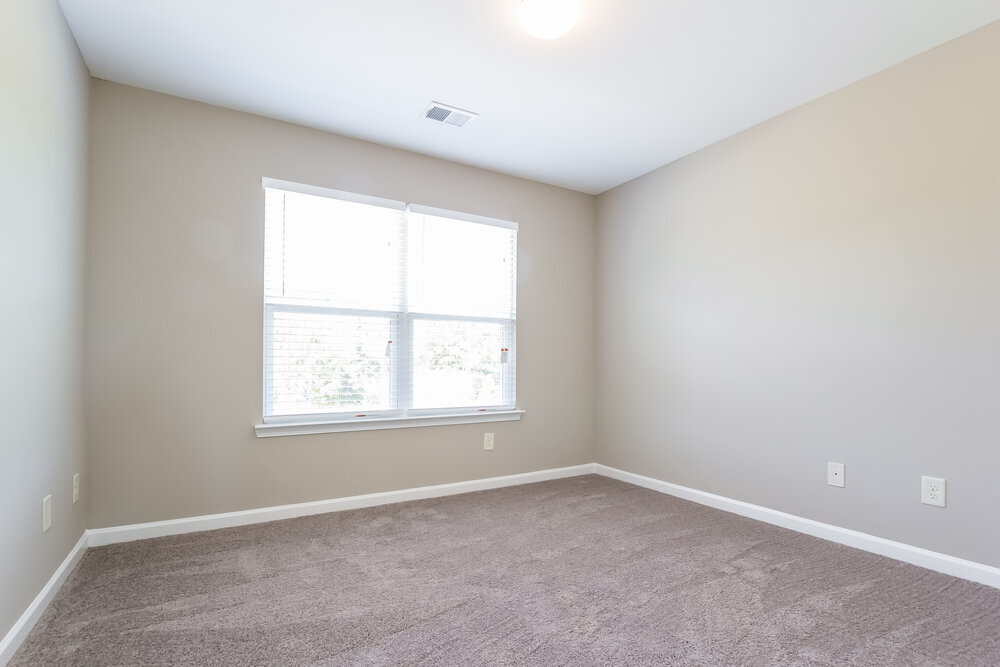 Building Photo - 326 Crescent Woode Dr