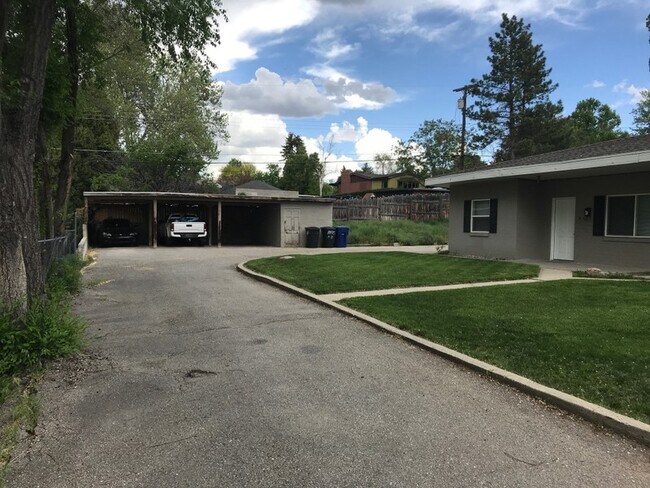 Building Photo - 1805 Lincoln Ln