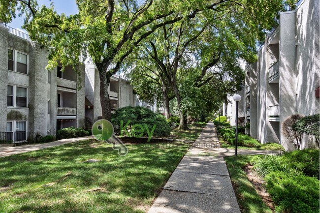 Building Photo - 456A River Road