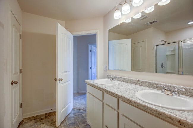 Building Photo - 44 Chastain Cir