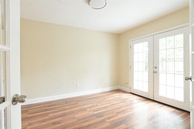 Building Photo - 13710 Ella Lee Ln