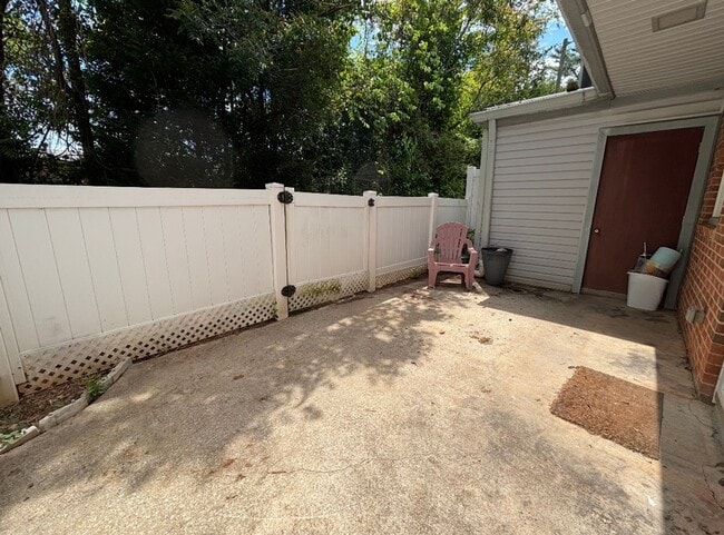 Building Photo - Spacious 2-bedroom, 2.5-bathroom condo in Chapel Watch