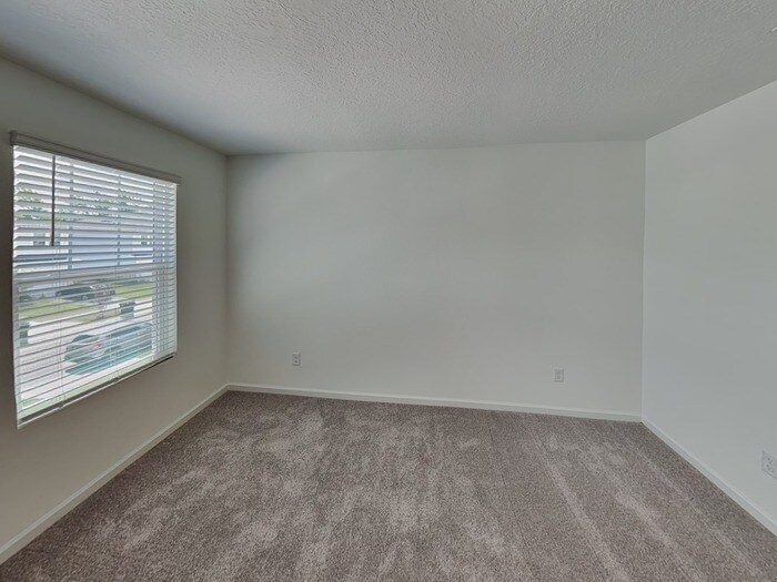 Building Photo - 590 Holly Lks Dr
