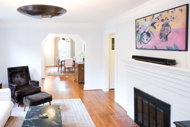 Building Photo - Charming 3 Bedroom, 2 Bath Home in Prime Greenville Location!